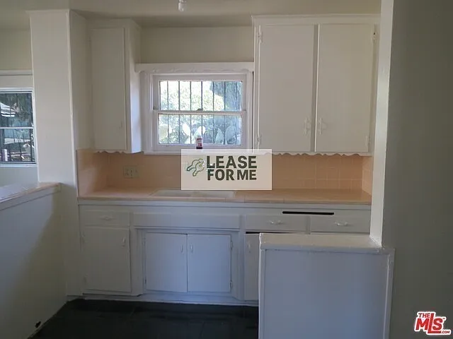 6124 Middleton St — Photo 11
