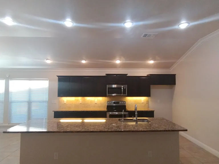 8901 Witmer Ct — Photo 6