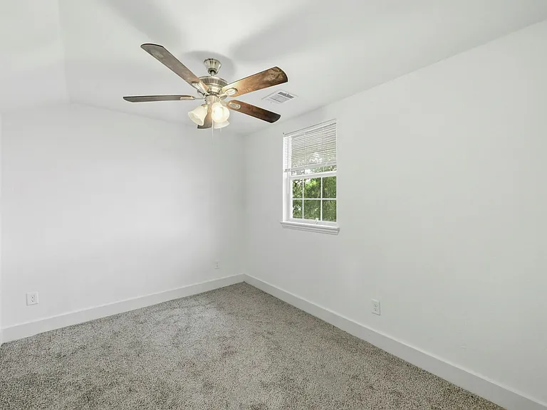 1501 Maiden Ln — Photo 21