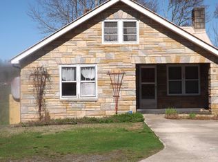 26 West Rd, Warne, NC 28909