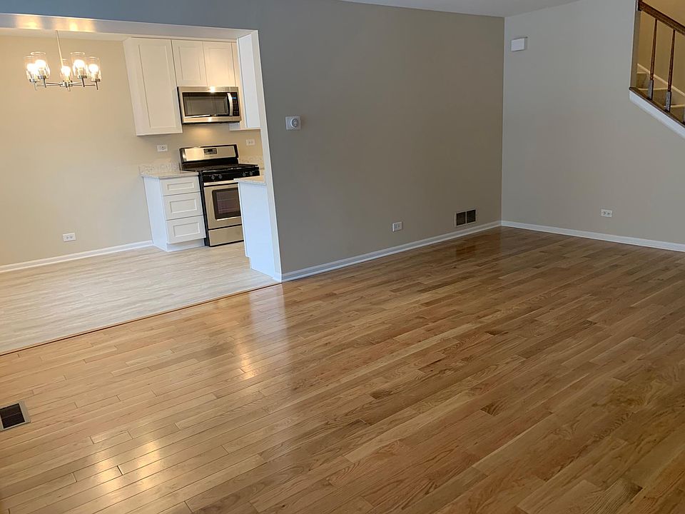 1st image of 394 Ashwood Ct