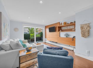 2040 Cornwall Ave #111, Vancouver, BC V6J1E1