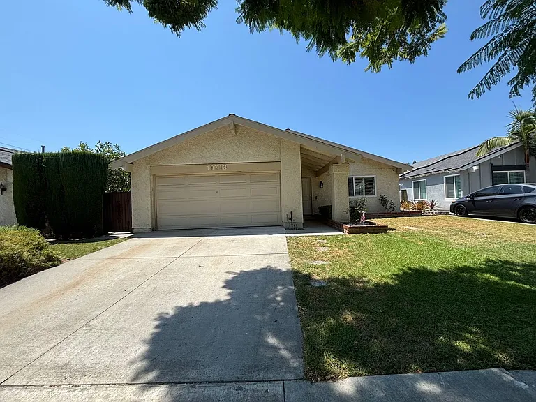 19713 Ray Cir — Photo 1