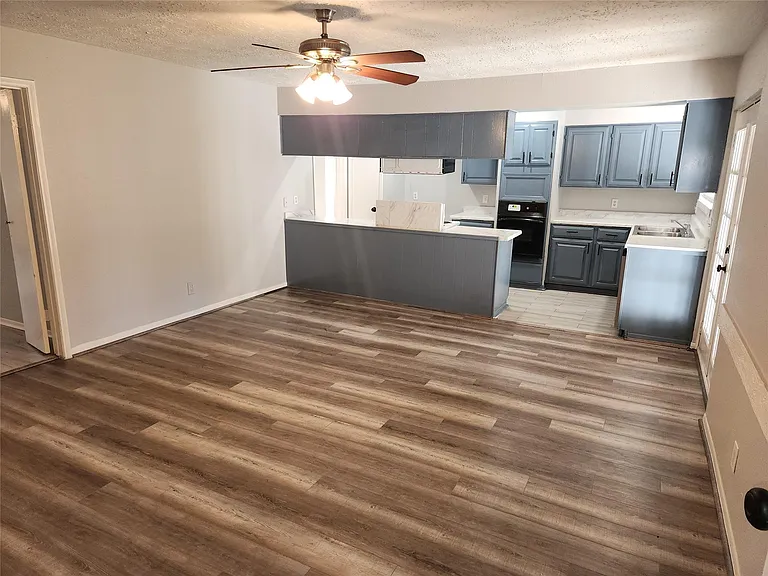 22127 Elsinore Dr — Photo 6