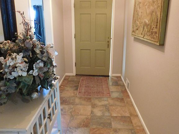 2nd image of 314 W Avenue J