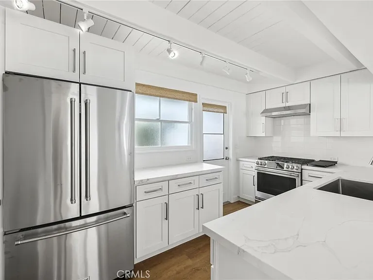 2551 Bayshore Dr — Photo 10