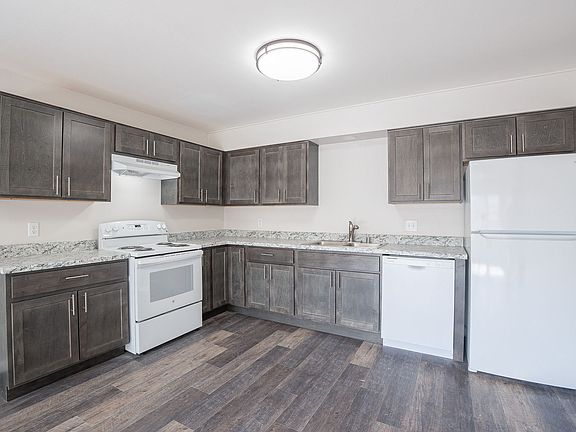 4th image of 2109 Lake Point Dr