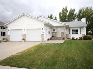 716 14 1/2 Ave E, West Fargo, ND 58078