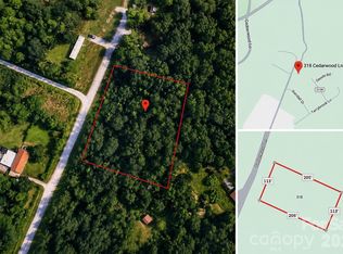 318 Cedarwood Ln, Dallas, NC 28034