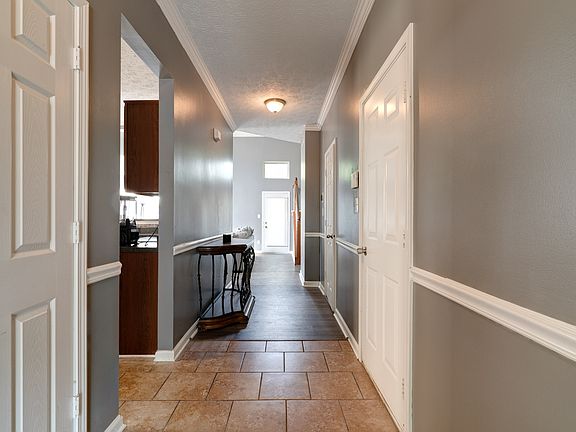 2nd image of 3520 Aylesford Ln