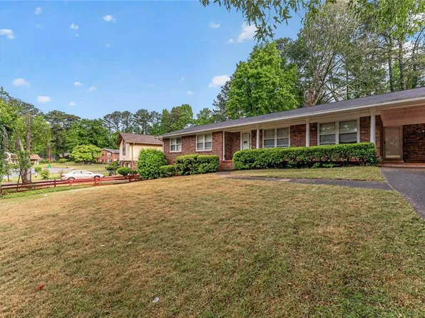 4260 Bingham Ct, Stone Mountain, GA 30083