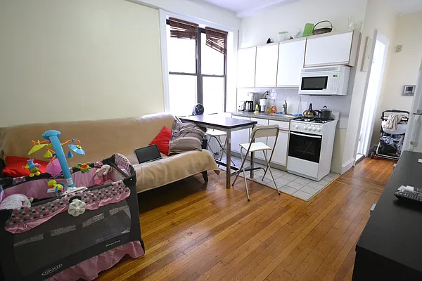 Rented by Bold New York | media 12