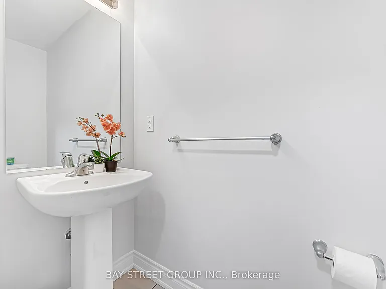 60 Mohandas Dr — Photo 7