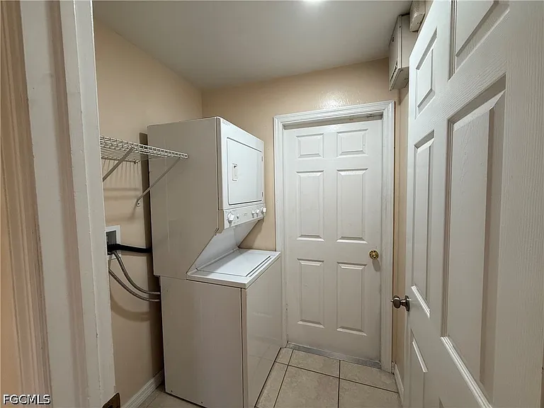 696 Homestead Rd S — Photo 24
