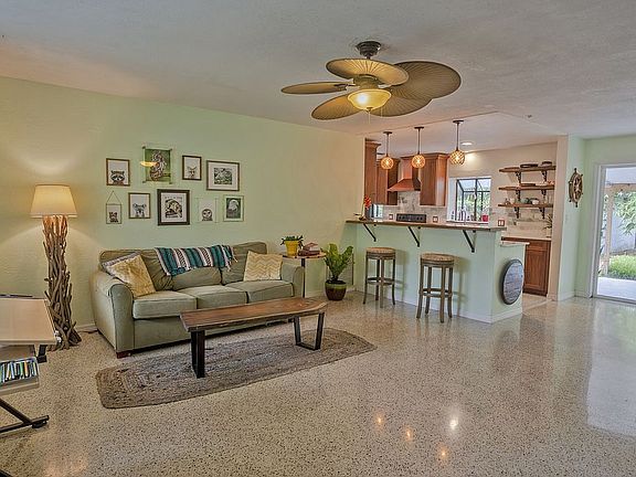 2nd image of 3553 Beach Dr SE