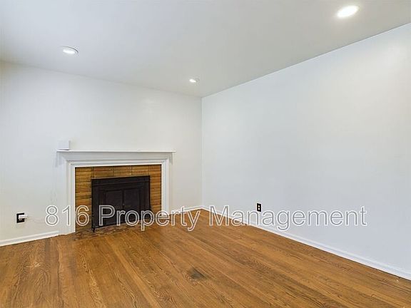 4th image of 1323 Meadow Lake Ter