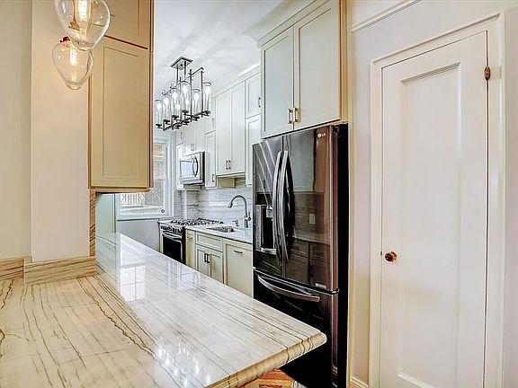 4th image of 200 Cabrini Blvd APT 1