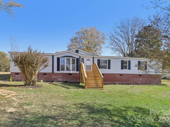 2315 Circle Dr, Great Falls, SC 29055