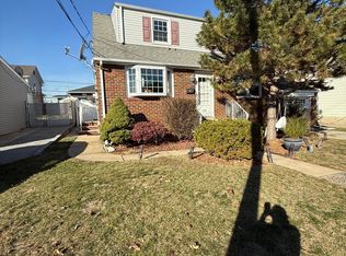 699 4th St FLOOR 2, Secaucus, NJ 07094