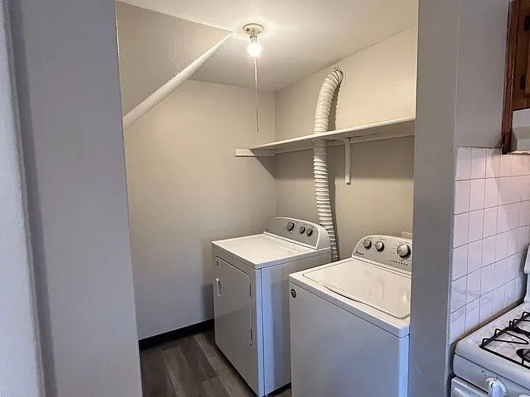 Coventry Court Townhomes — Photo 29