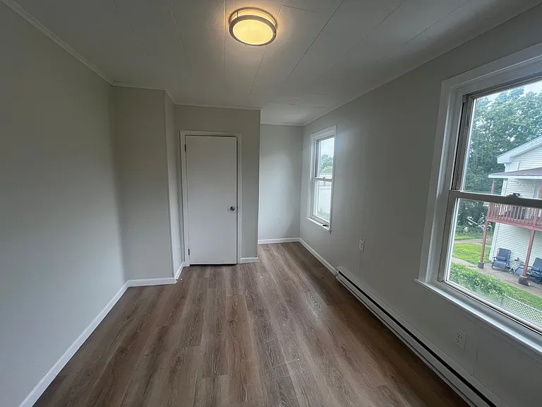 490 Hartford Pike — Photo 8