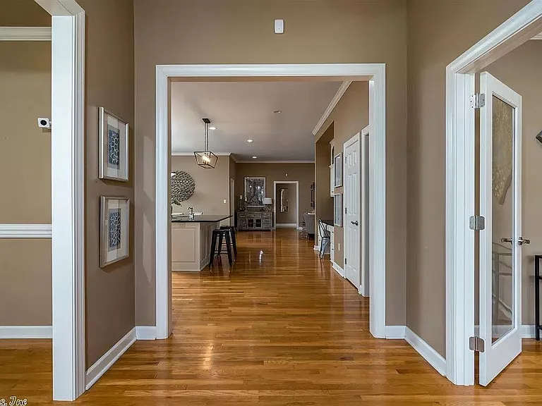 20 Bristol Ct — Photo 5
