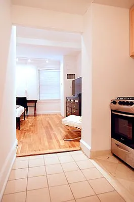 Rented by WAM Partners - William Moses Co. | media 6