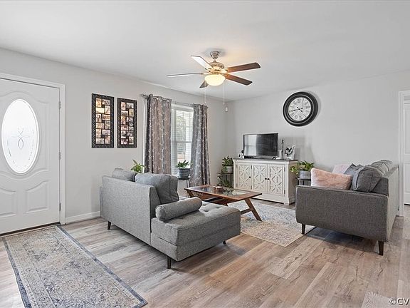 5th image of 990 Briarcliffe Dr