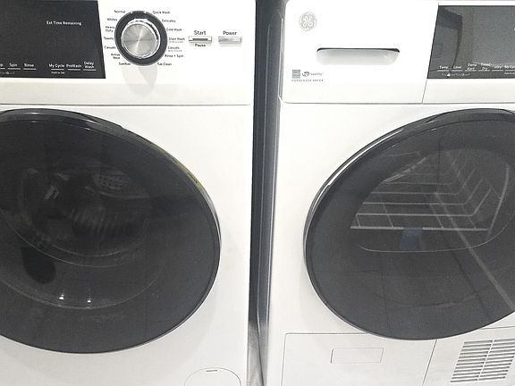 2nd image of 560 W 126th St APT 1C