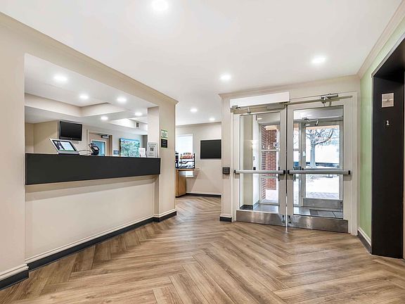 Lobby and Guest Check-in