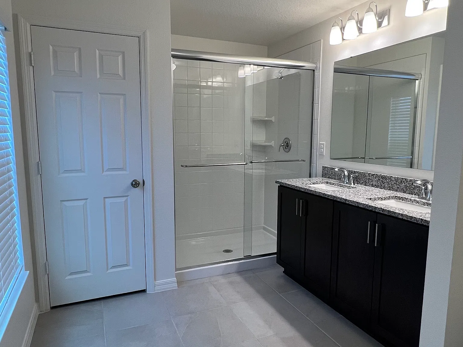 4 bed, 1983 sqft, $2,500 — Photo 4