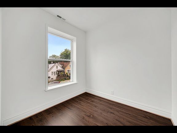 5th image of 6439 S May St #2