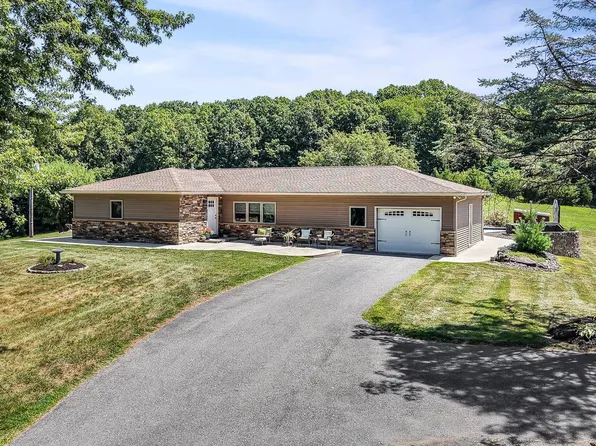 130 Clearfield Ln, Sinking Spring, PA 19608