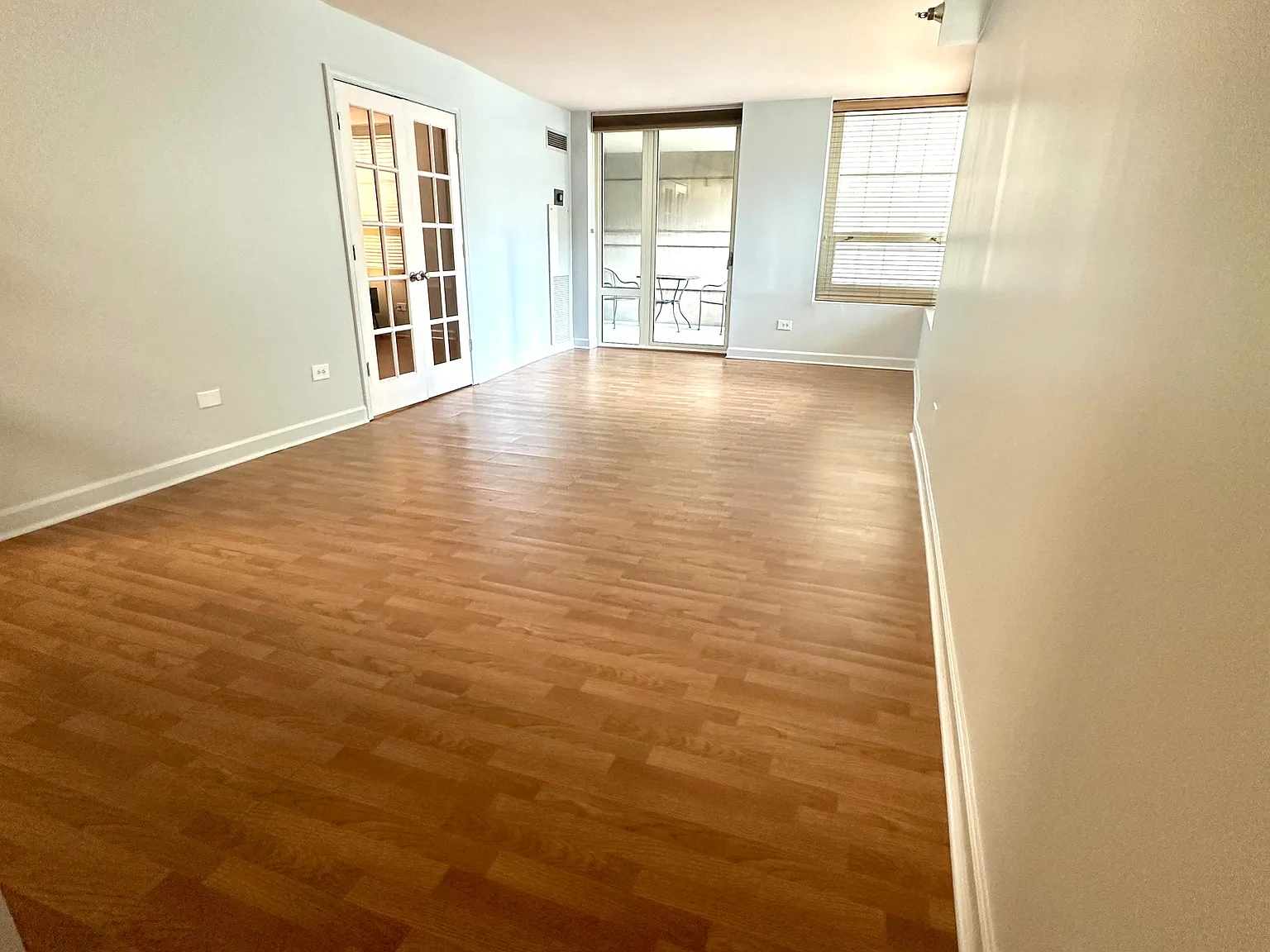 1 bed, 850 sqft, $2,400 — Photo 3