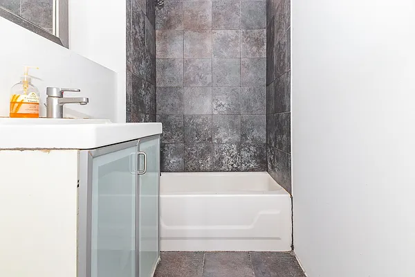 Rented by MySpaceNYC | media 26