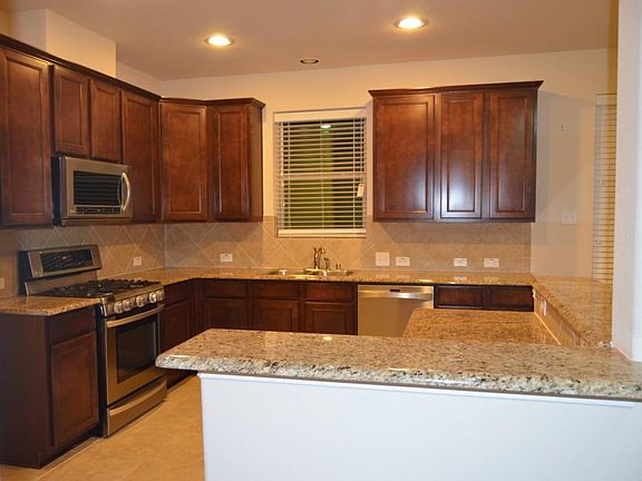 4th image of 505 Highland Fairway Ln