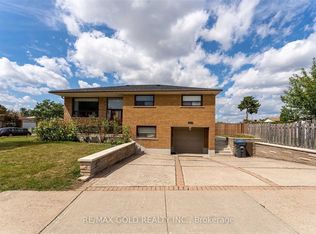 7305 Redstone Rd, Mississauga, ON L4T 2B1