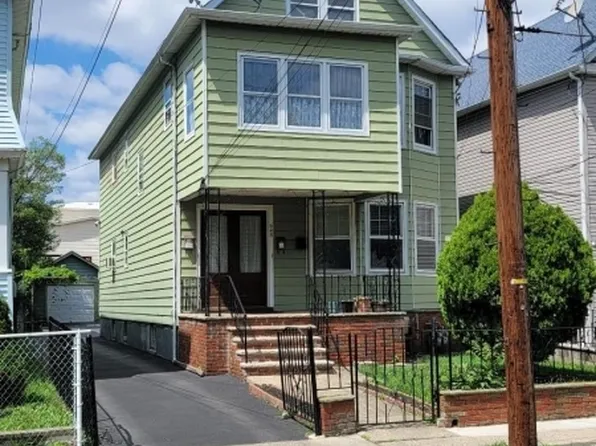 646 Adams Ave, Elizabeth City, NJ 07201