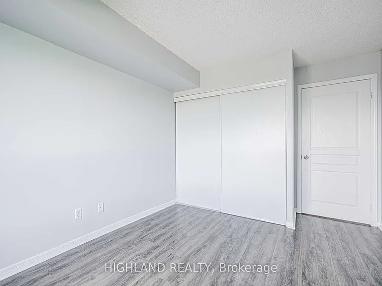 2545 Erin Centre Blvd #1411 — Photo 15