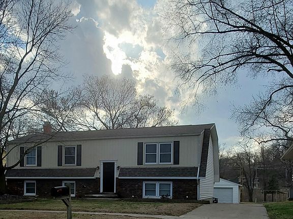 2nd image of 3 28th Pl