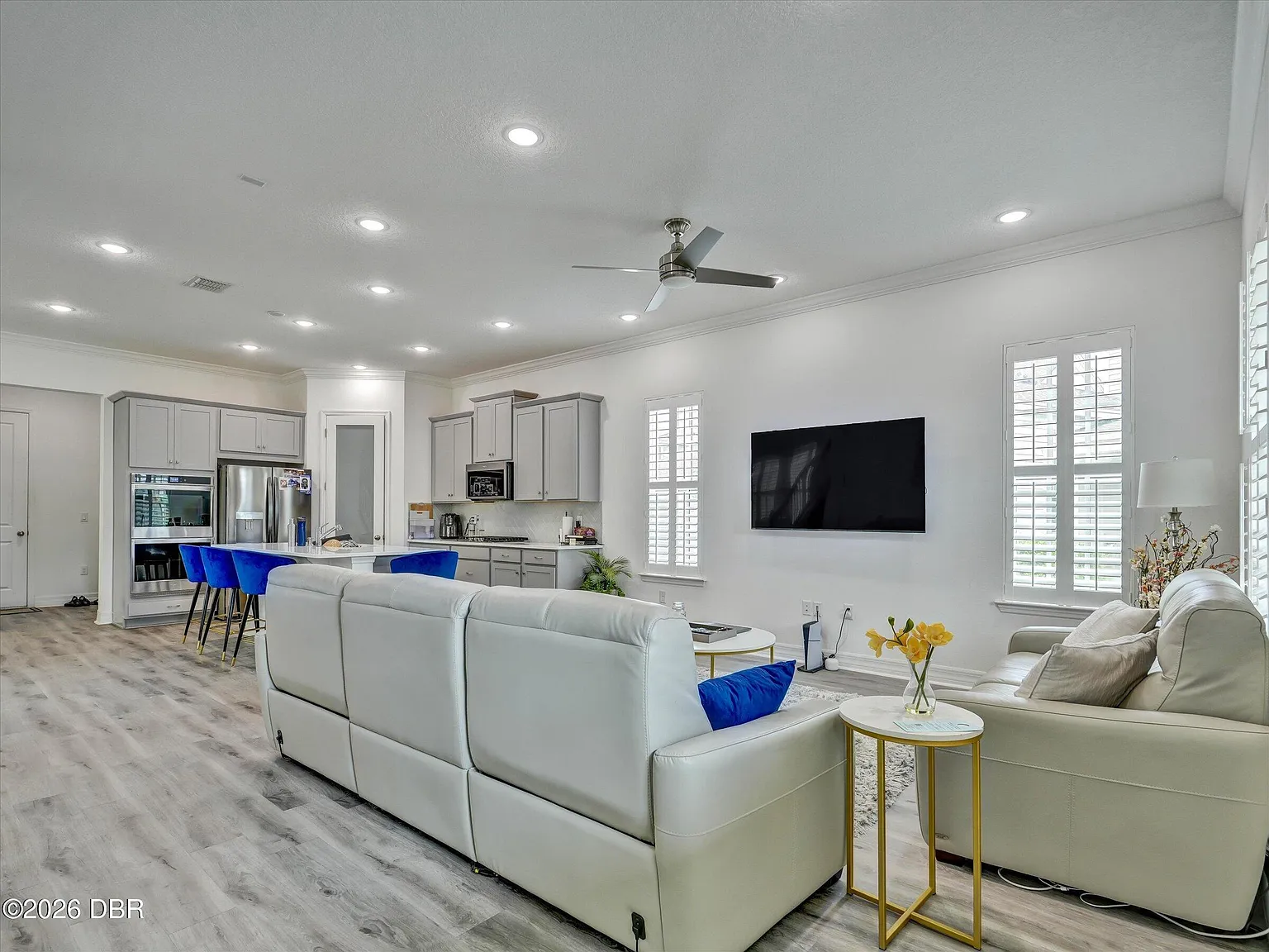 3 bed, 2.5 bath, 1933 sqft, $3,950 — Photo 4