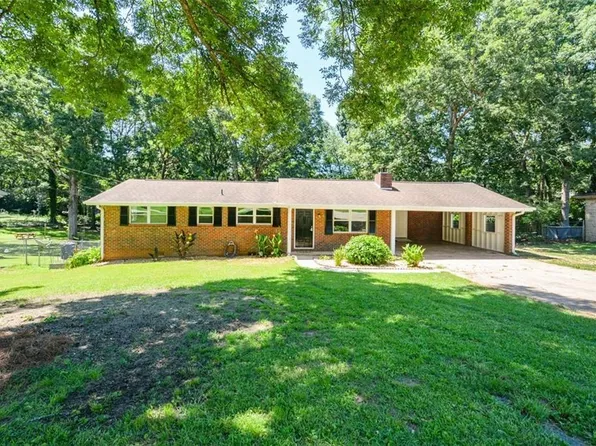 5875 N Bear Dr, Douglasville, GA 30135