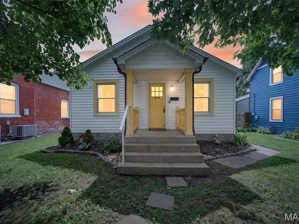 1014 N Benton Ave, Saint Charles, MO 63301