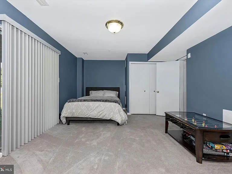 124 Cavenrock Ct — Photo 40