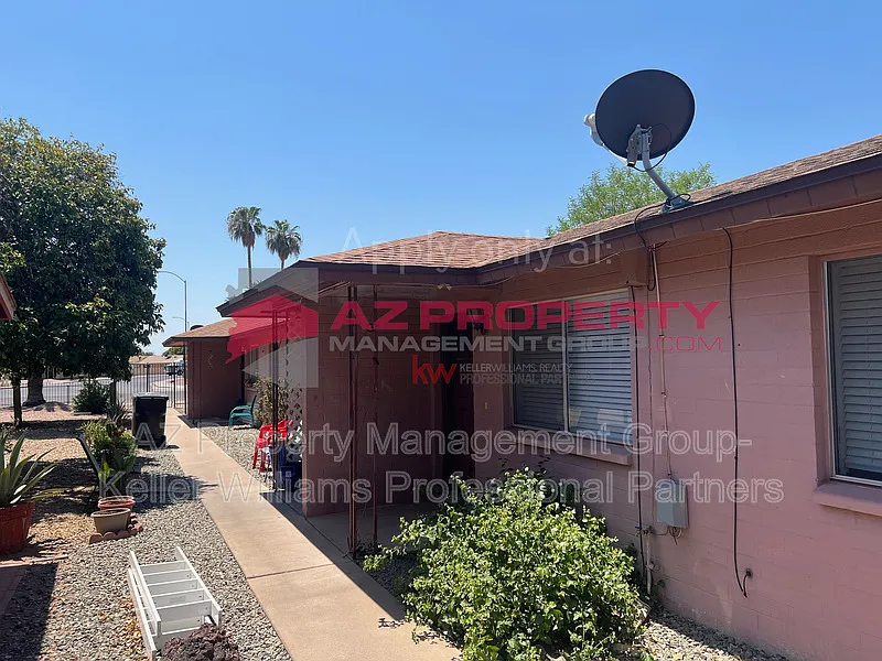 2228 E Broadway Rd