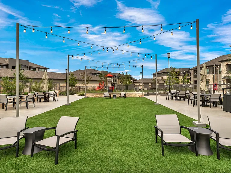 Hawthorne at Blanco Riverwalk — Photo 20