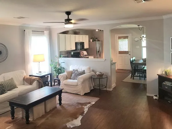117 Easy St, Hutto, TX 78634
