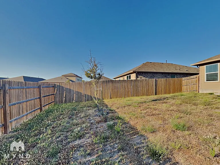 10808 Seguin St — Photo 17