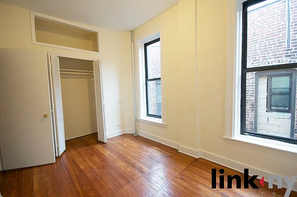 Rented by Link NY Realty | media 25