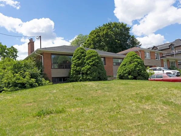 153 Newton Dr, Toronto, ON M2M 2N4
